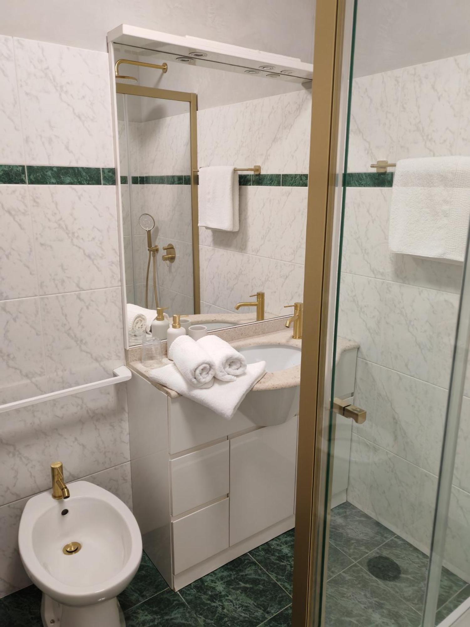 אומאג Villa "Pied-A-Terre" Residence & Spa מראה חיצוני תמונה
